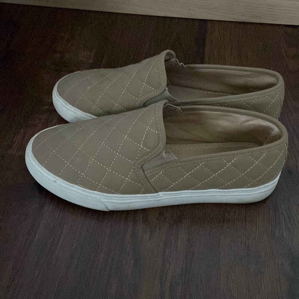 Jenn Ardor Women's Classic Slip on Sneakers in Taupe size 9 - Picture 4 of 6